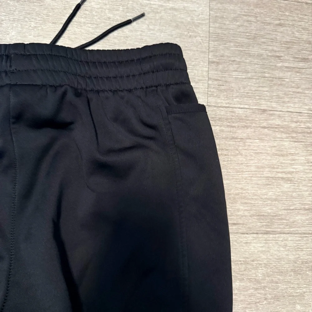 Under Armour Women’s Black Fleece Lined Joggers - Picture 8 of 13